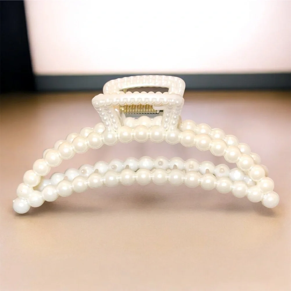 Marin  + Main New Pearl Beaded Banana Claw Hair Clip – Cream / Ivory